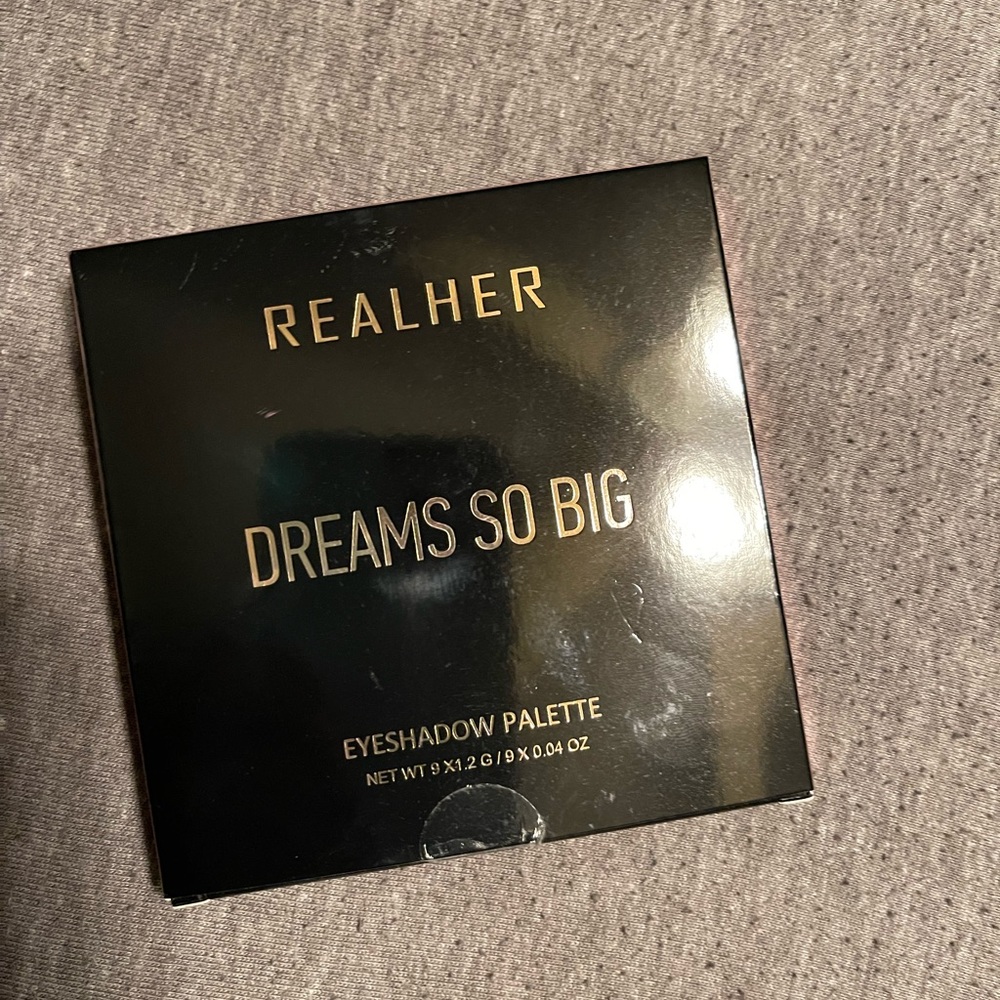 Dreams so big eyeshadow palette